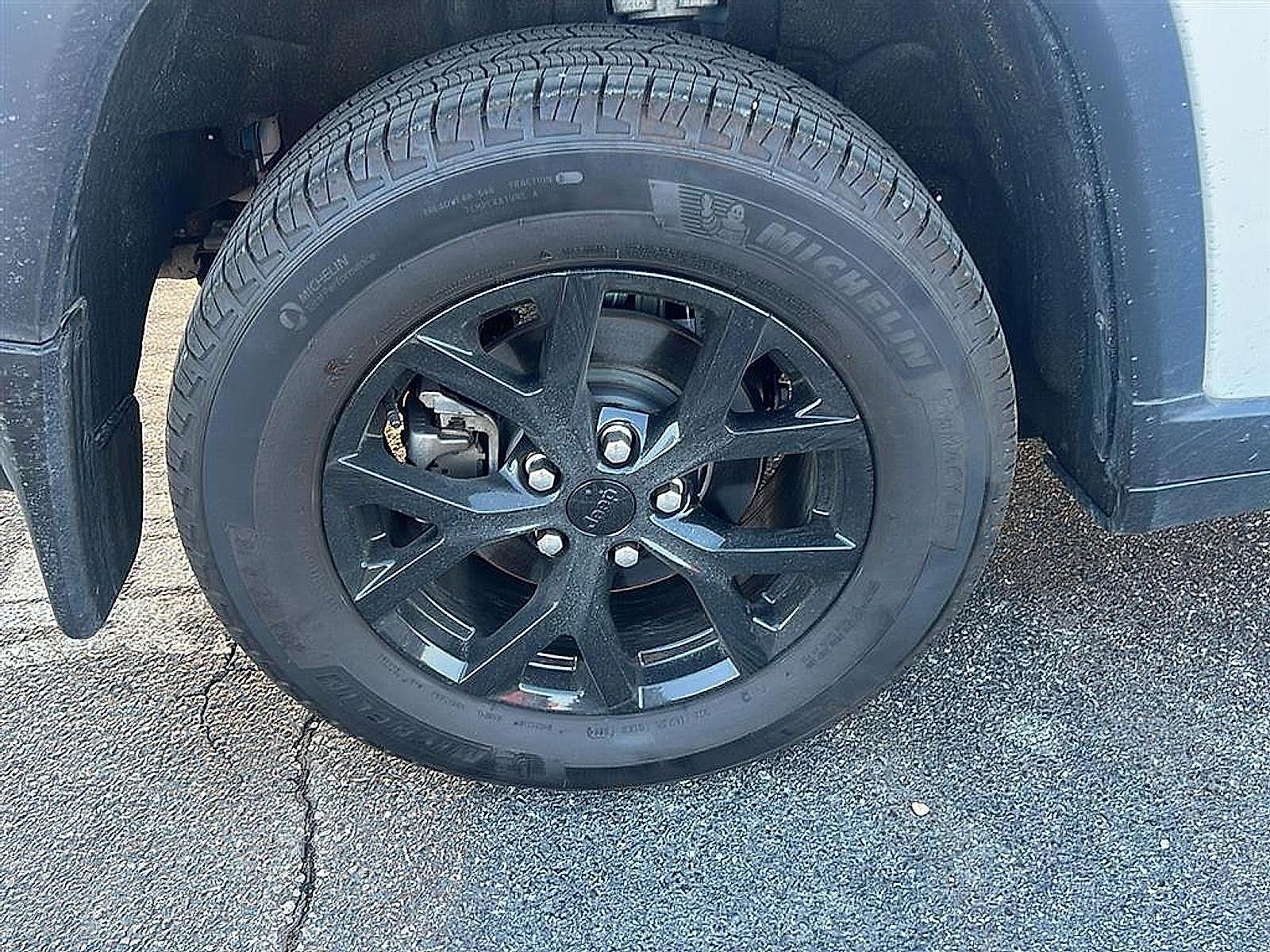 2025 Jeep GRAND CHEROKEE LARE