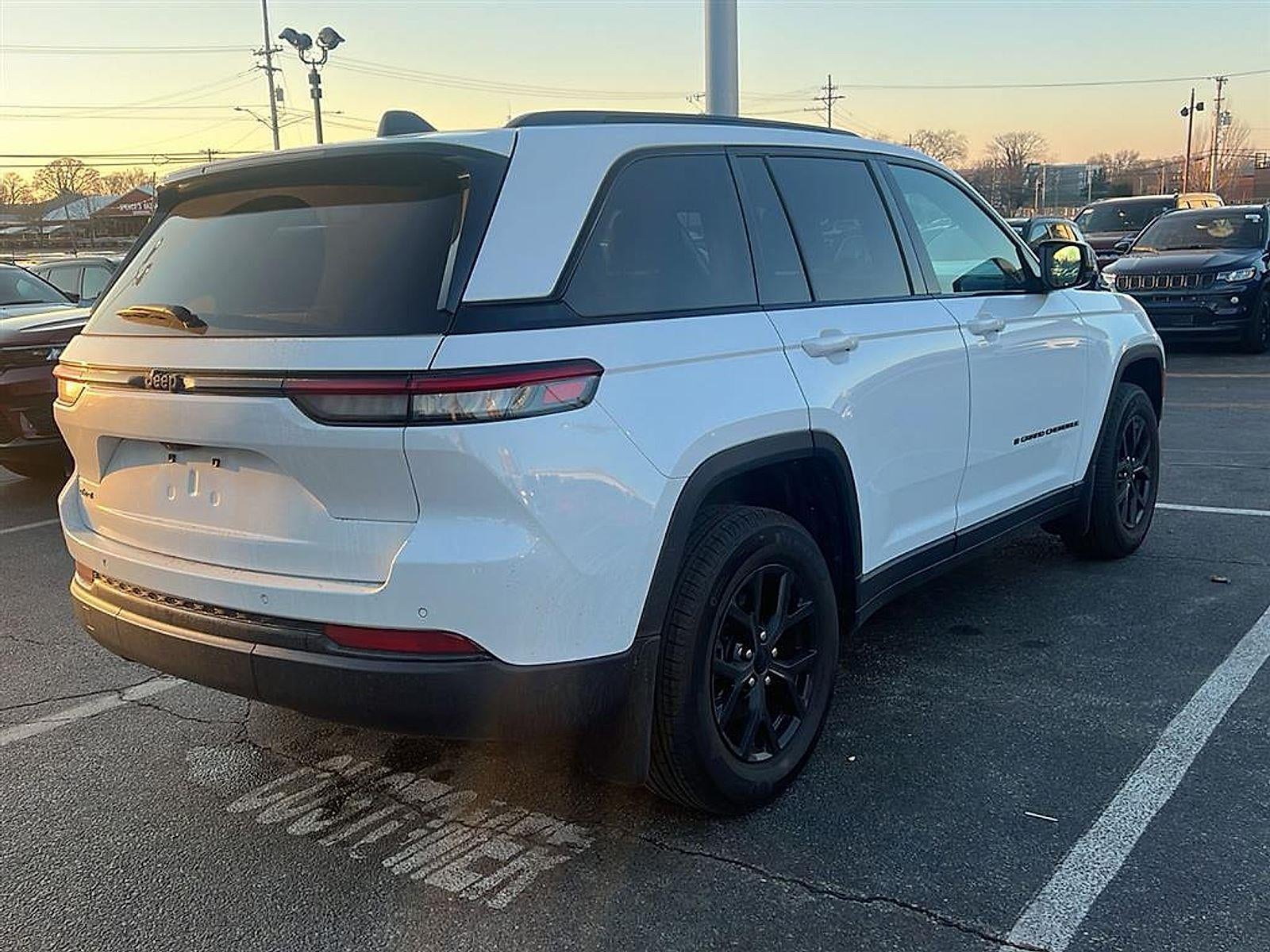 2025 Jeep GRAND CHEROKEE LARE