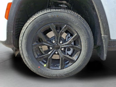 2026 Jeep Grand Cherokee Laredo Altitude