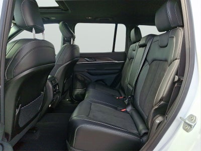 2026 Jeep Grand Cherokee Laredo Altitude