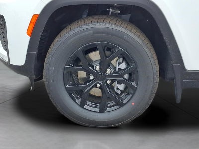 2026 Jeep Grand Cherokee Laredo Altitude