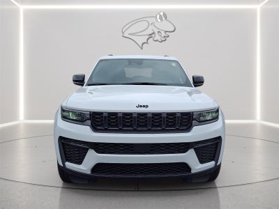2026 Jeep Grand Cherokee Laredo Altitude