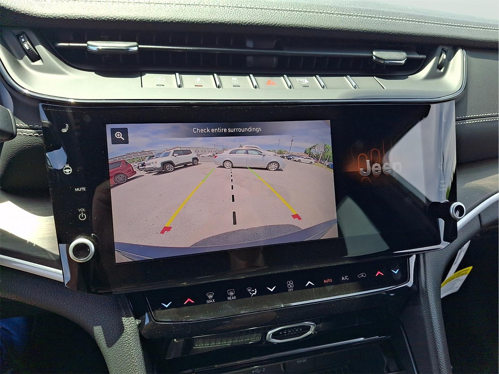 2026 Jeep Grand Cherokee Laredo Altitude