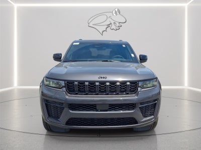 2026 Jeep Grand Cherokee Laredo Altitude