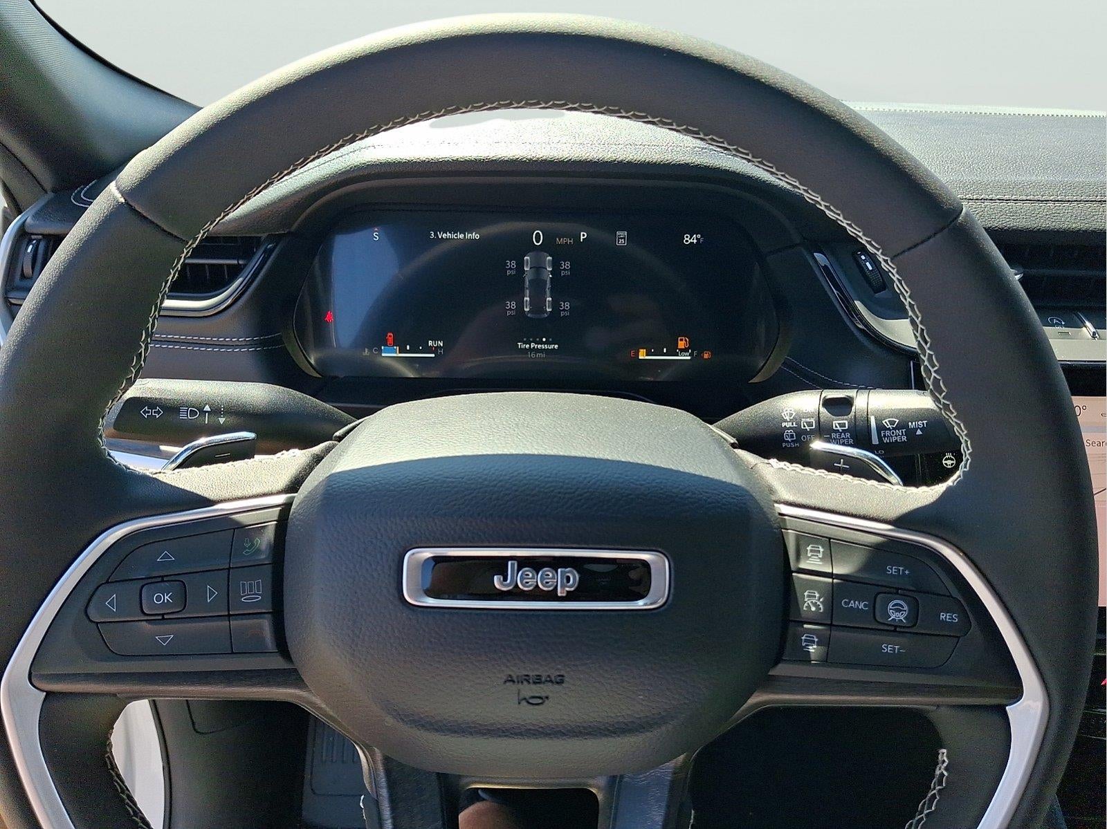 2026 Jeep Grand Cherokee Laredo Altitude