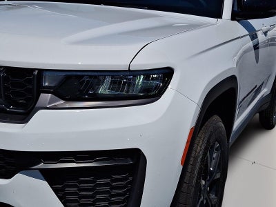 2026 Jeep Grand Cherokee Laredo Altitude