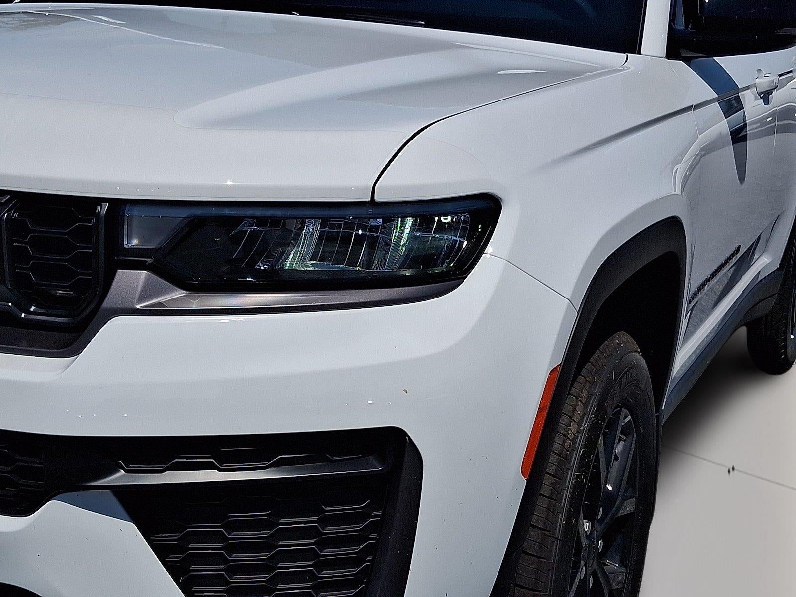 2026 Jeep Grand Cherokee Laredo Altitude