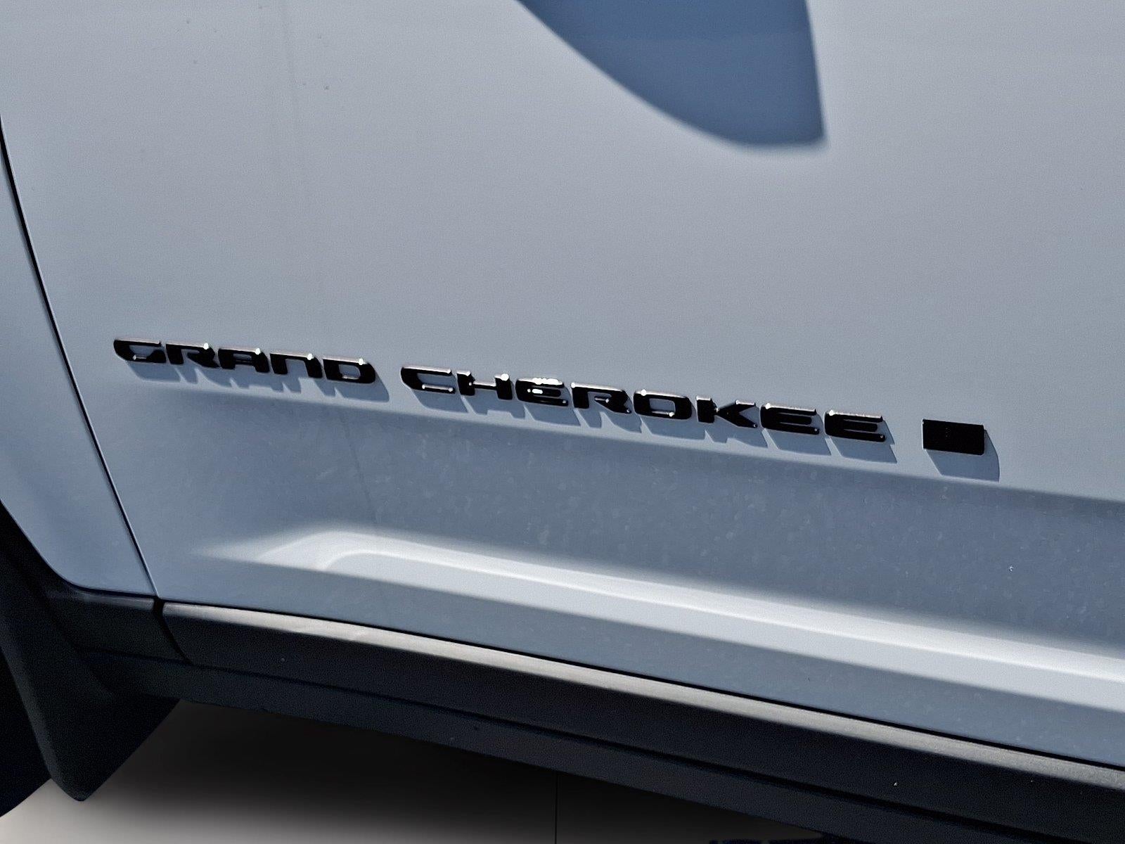 2026 Jeep Grand Cherokee Laredo Altitude