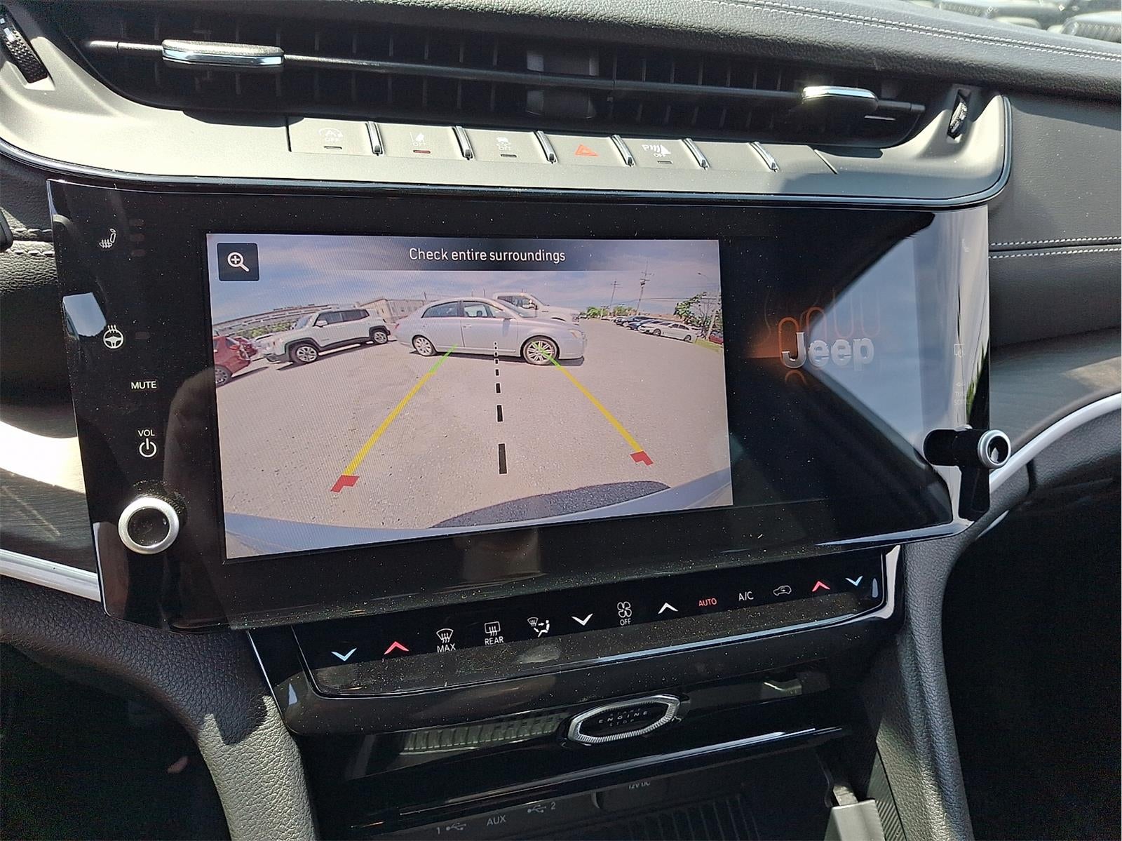 2026 Jeep Grand Cherokee Laredo Altitude