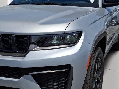 2026 Jeep Grand Cherokee Laredo Altitude