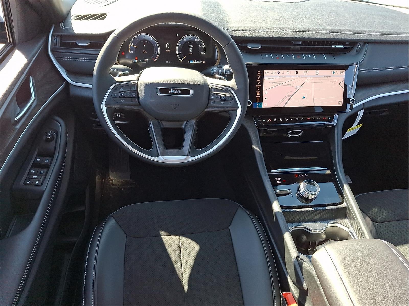 2026 Jeep Grand Cherokee Laredo Altitude