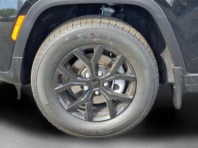 2026 Jeep Grand Cherokee Laredo Altitude