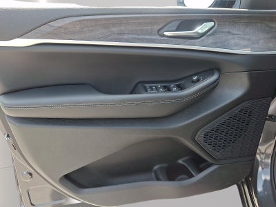 2026 Jeep Grand Cherokee Laredo Altitude