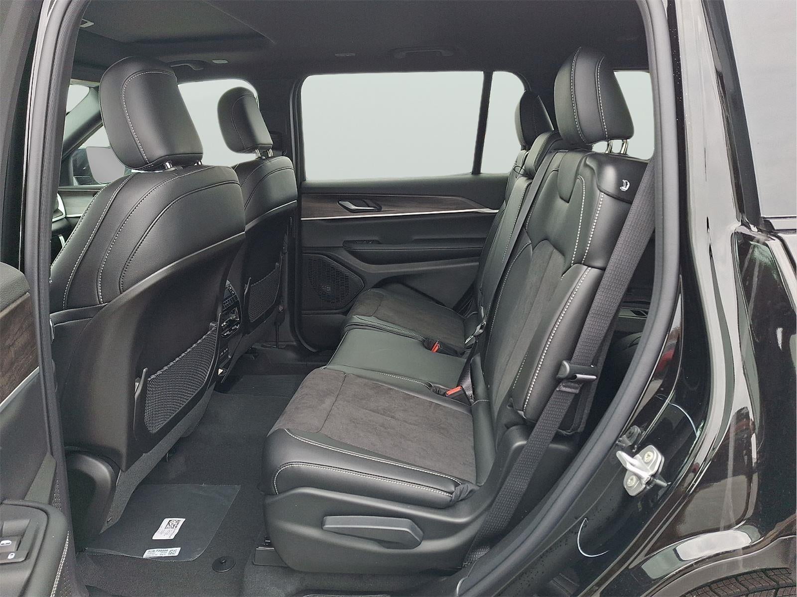 2026 Jeep Grand Cherokee L Laredo Altitude