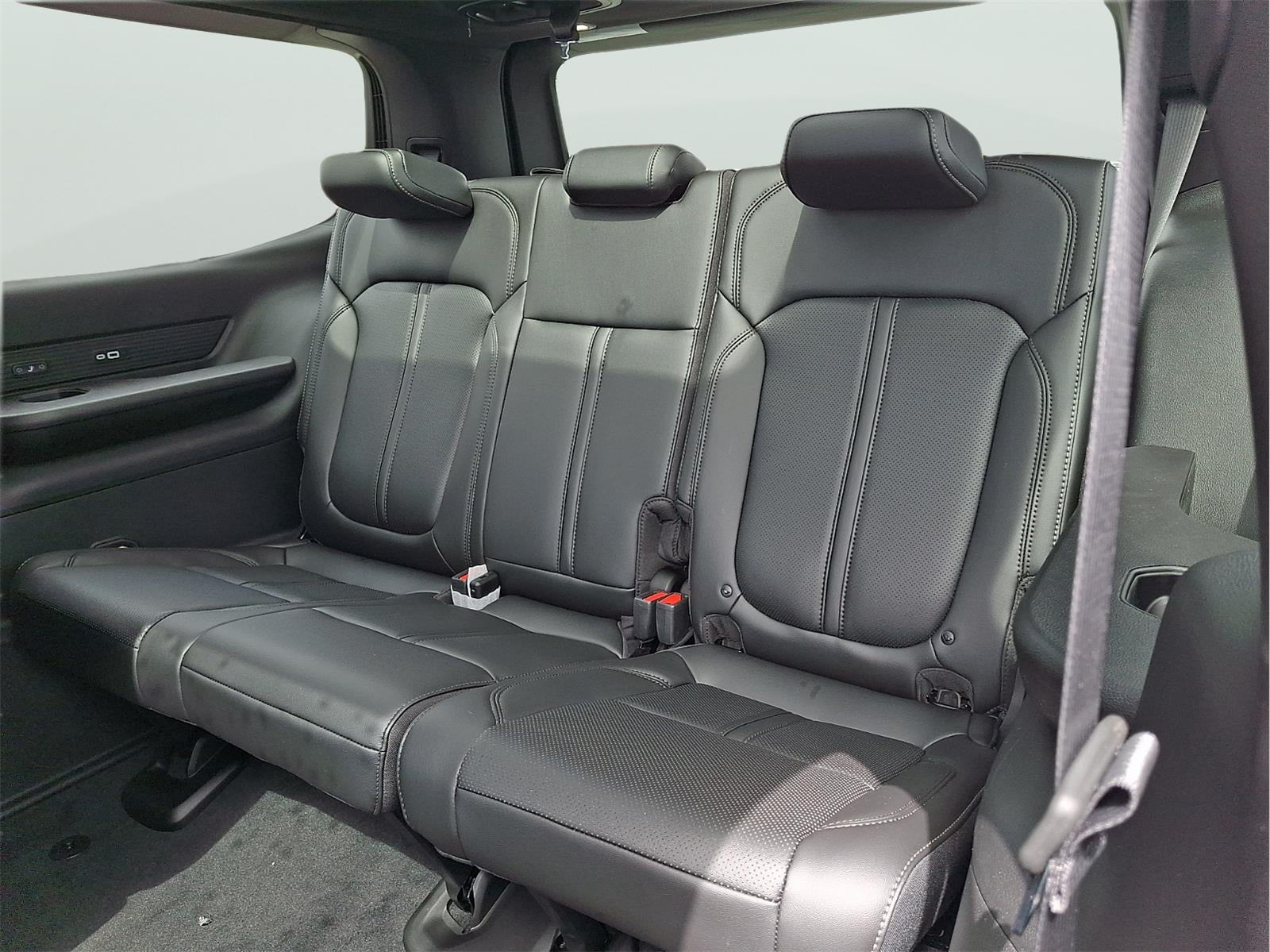 2026 Jeep Grand Wagoneer Upland