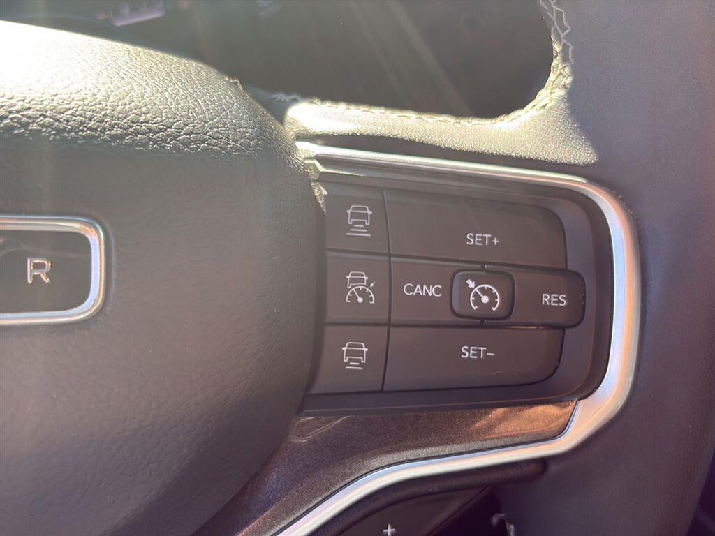 2023 Jeep Wagoneer BASE