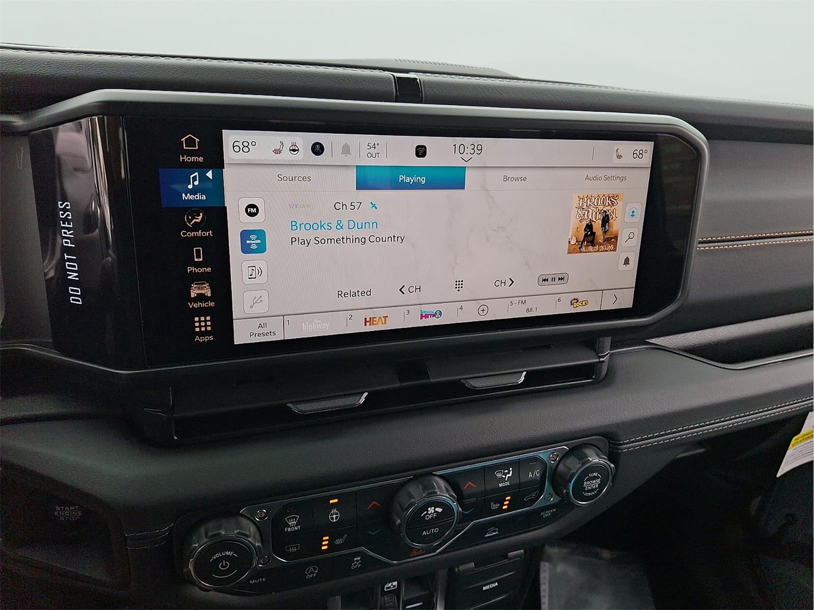 2026 Jeep Gladiator Sahara