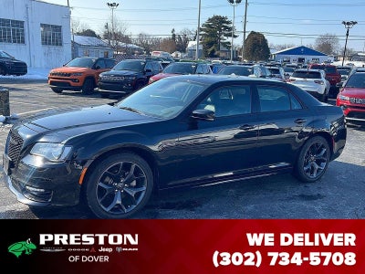 2023 Chrysler 300 300 Touring L