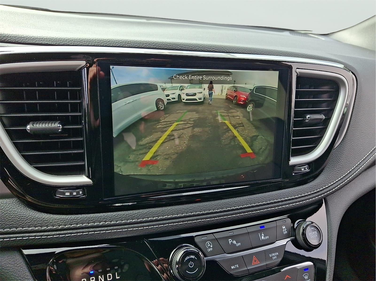 2026 Chrysler Pacifica Select