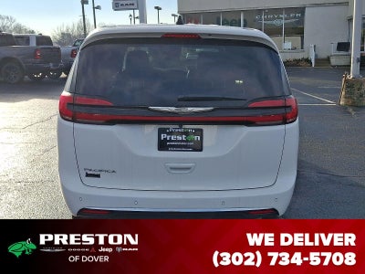 2026 Chrysler Pacifica Select