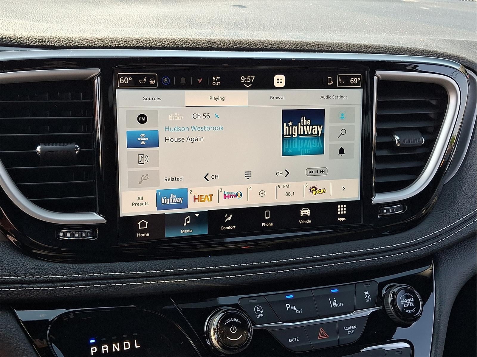 2026 Chrysler Pacifica Select