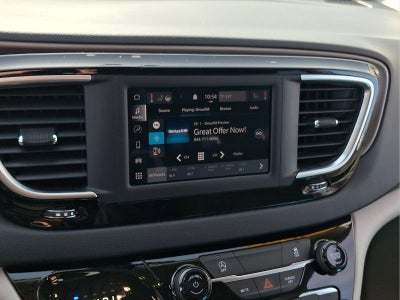 2022 Chrysler Voyager LX