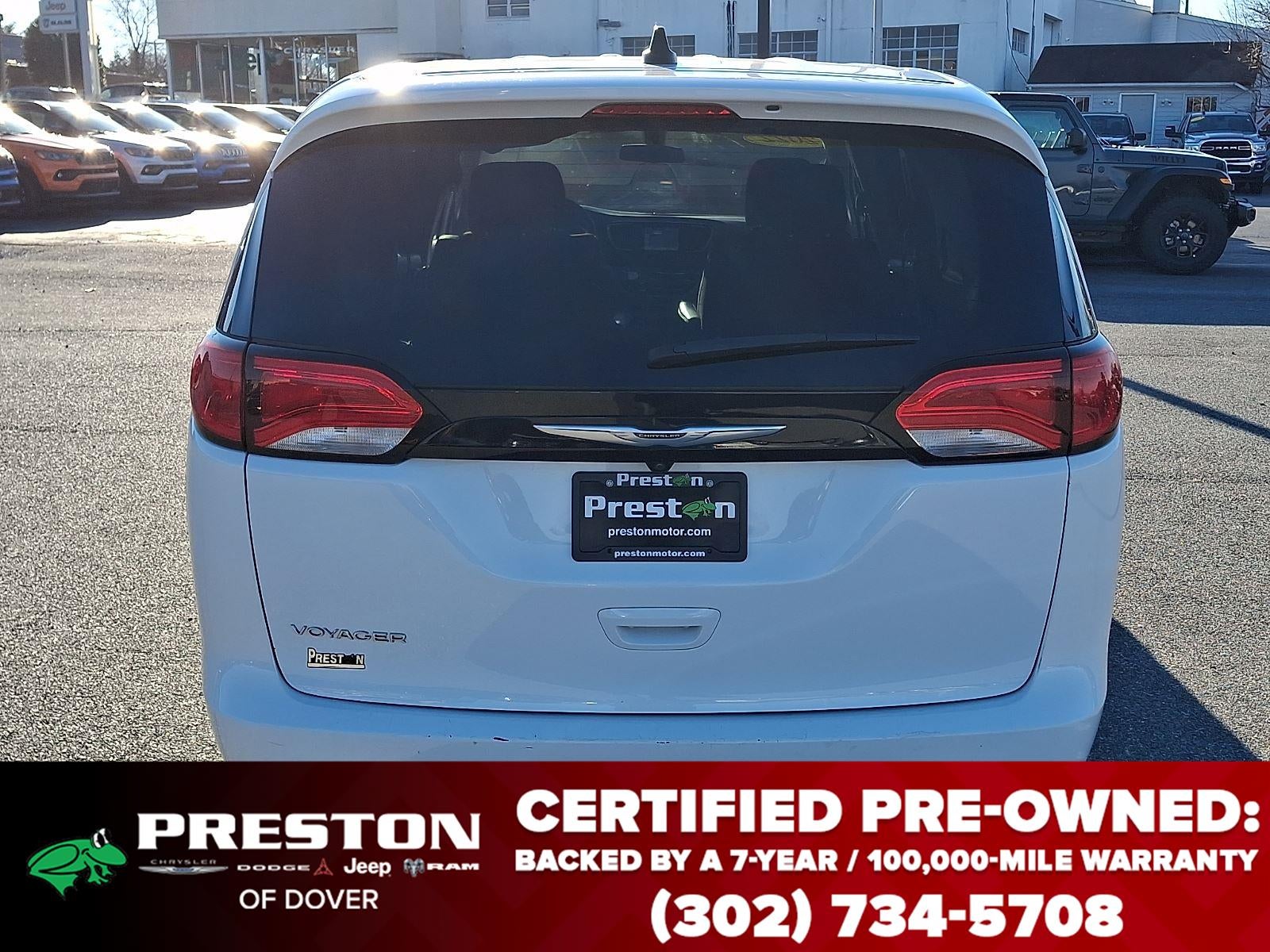 2022 Chrysler Voyager LX
