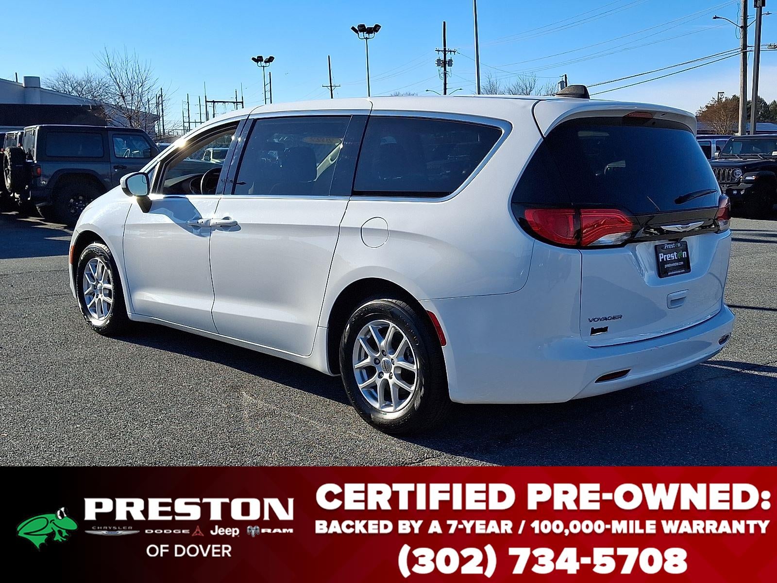 2022 Chrysler Voyager LX