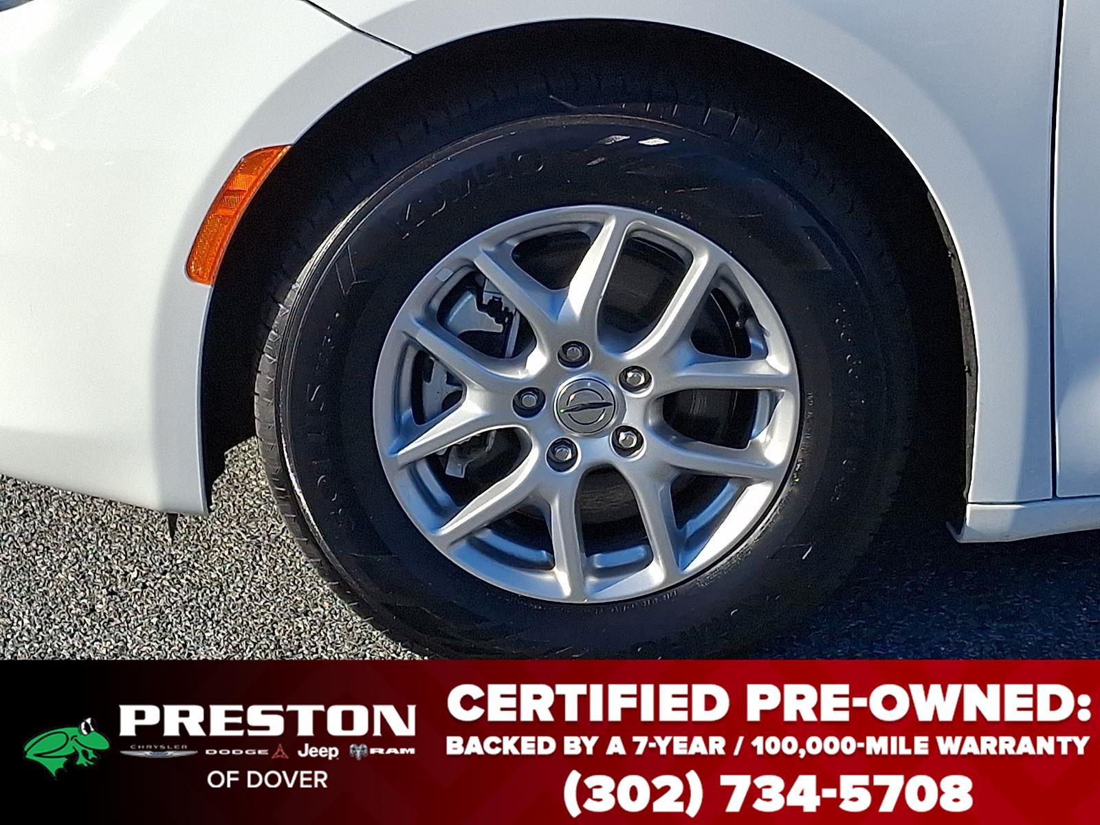 2022 Chrysler Voyager LX