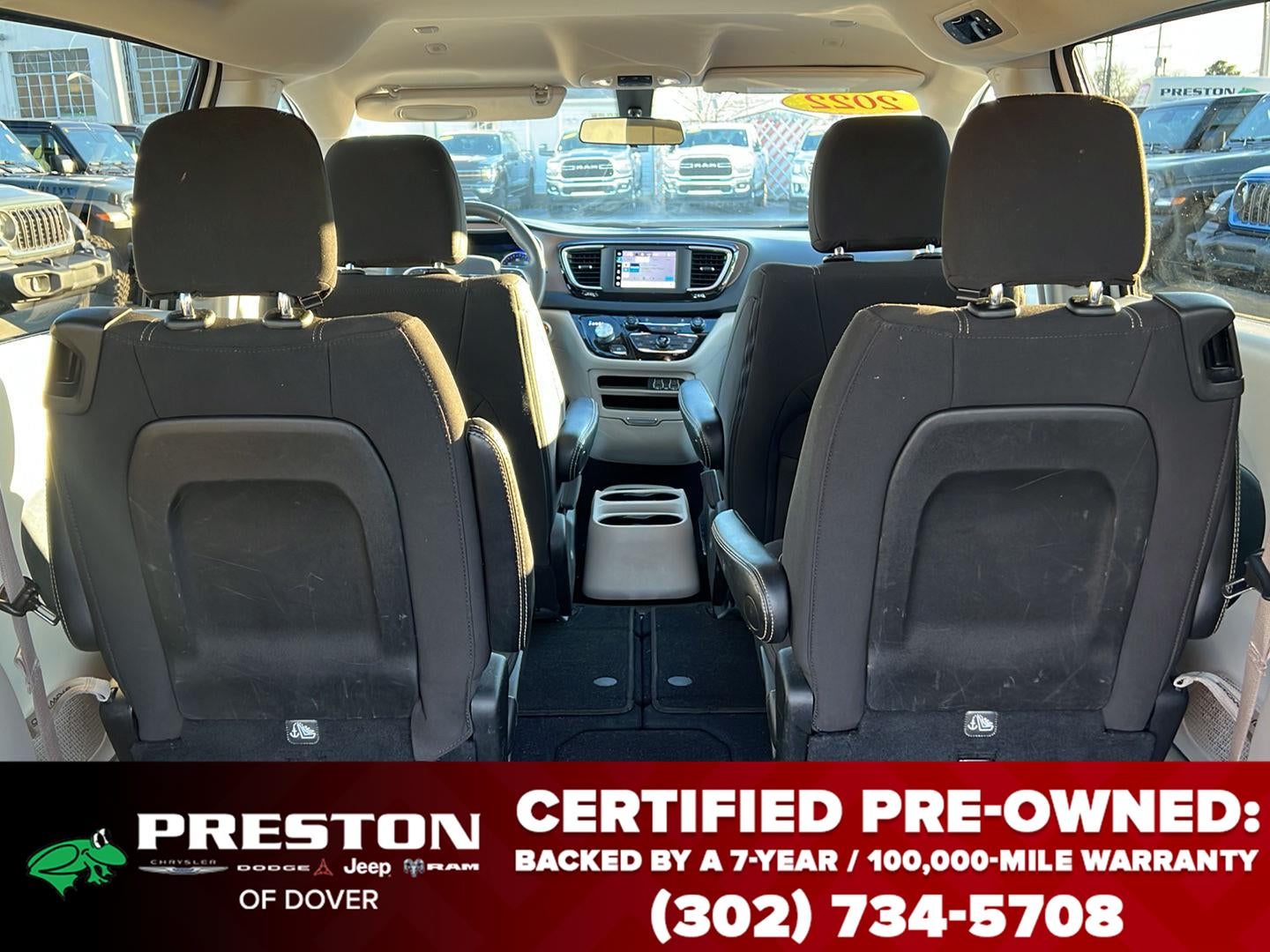 2022 Chrysler Voyager LX