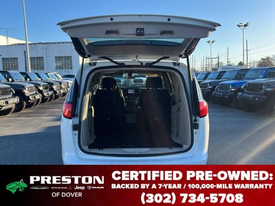 2022 Chrysler Voyager LX