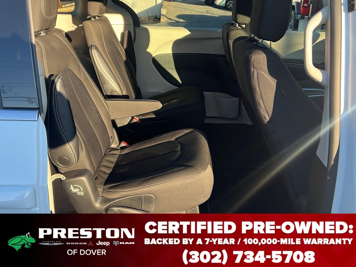 2022 Chrysler Voyager LX