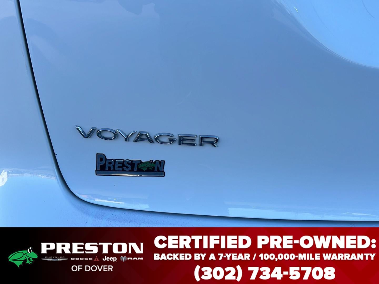 2022 Chrysler Voyager LX