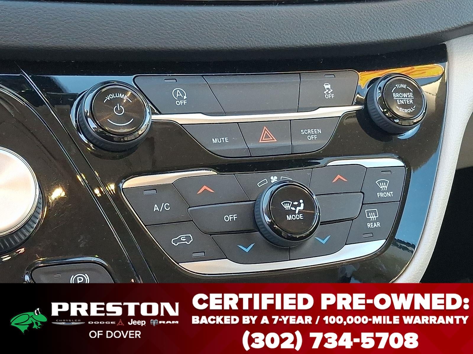 2022 Chrysler Voyager LX