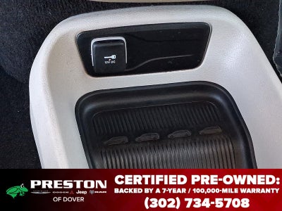 2022 Chrysler Voyager LX