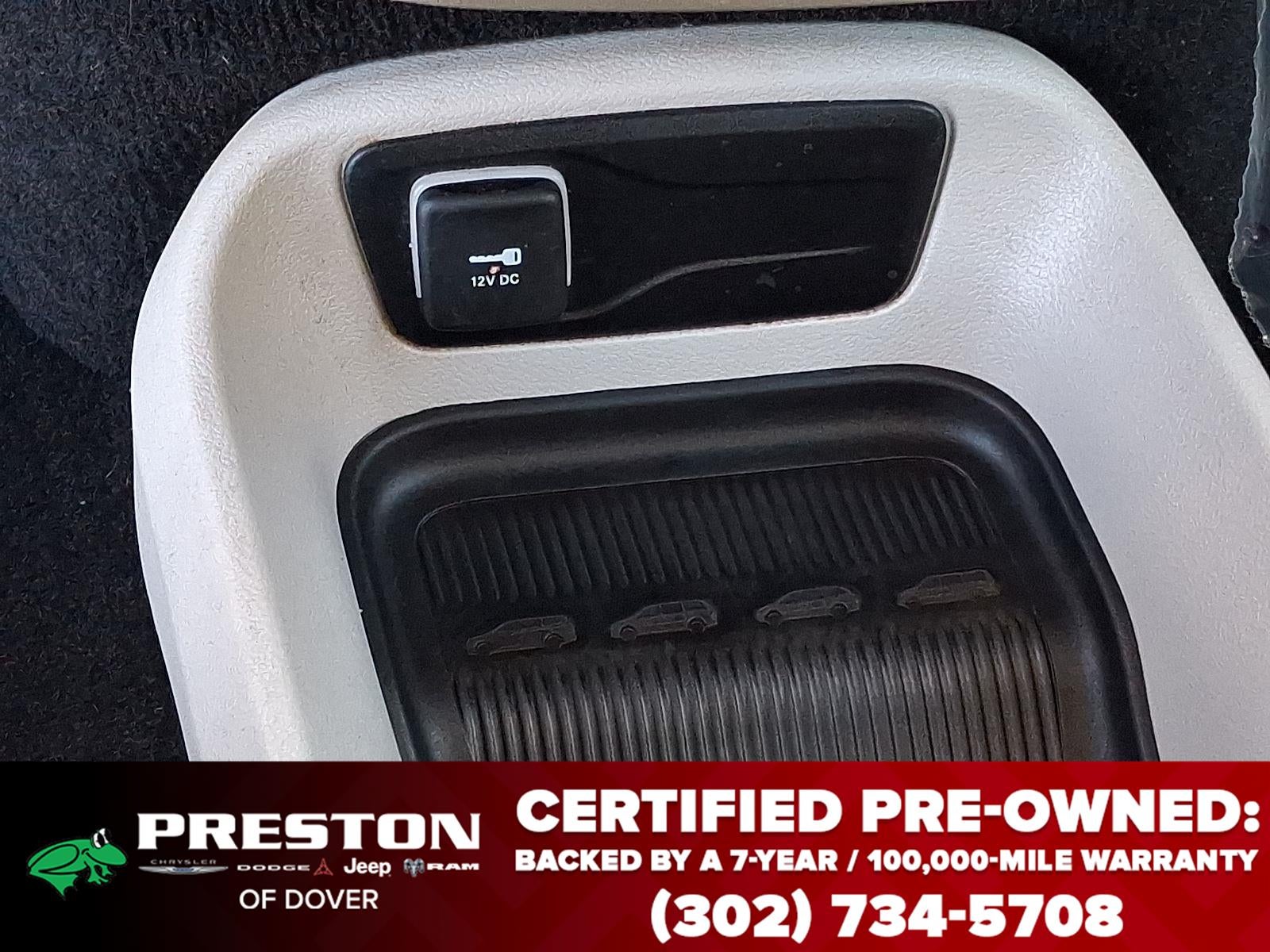 2022 Chrysler Voyager LX