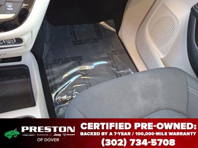 2022 Chrysler Voyager LX