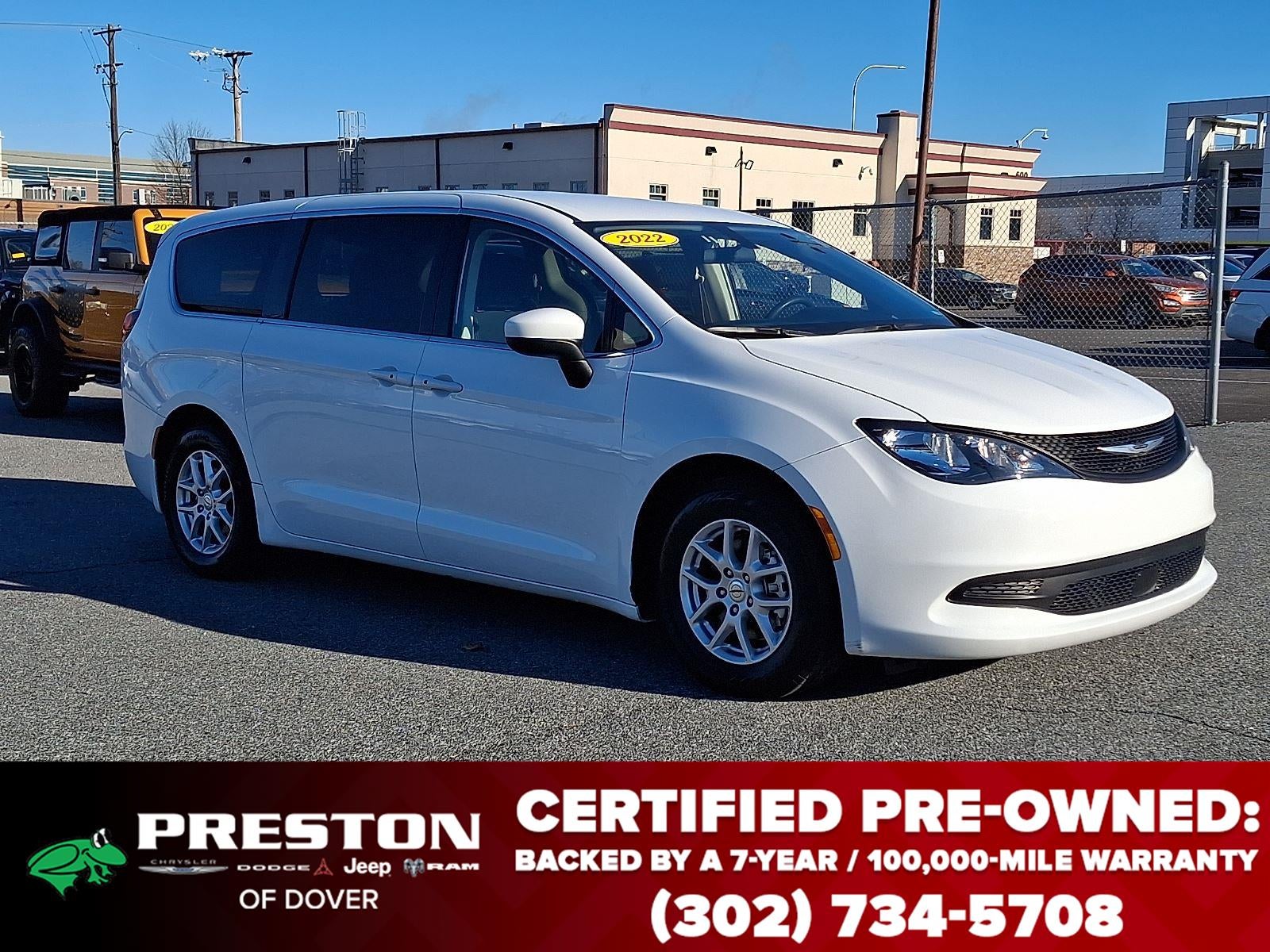 2022 Chrysler Voyager LX