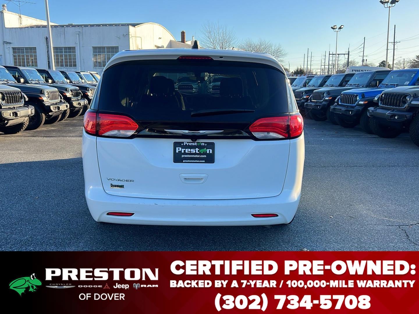 2022 Chrysler Voyager LX