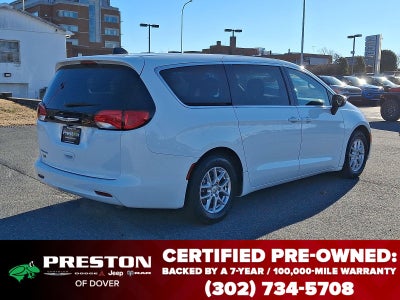 2022 Chrysler Voyager LX