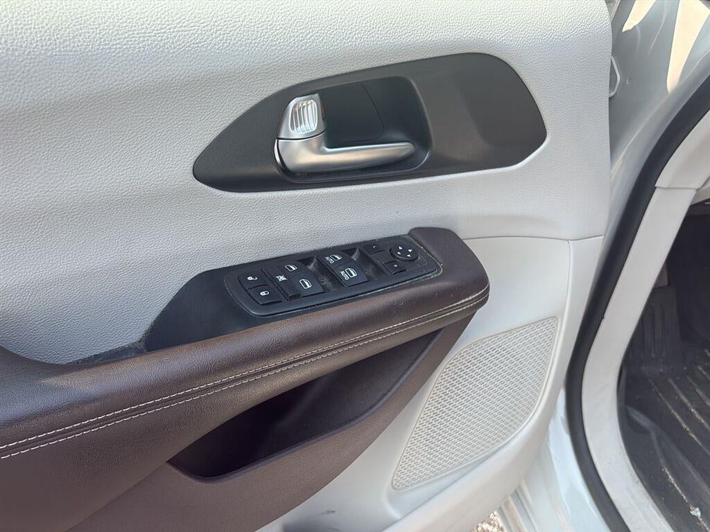 2021 Chrysler Pacifica Touring