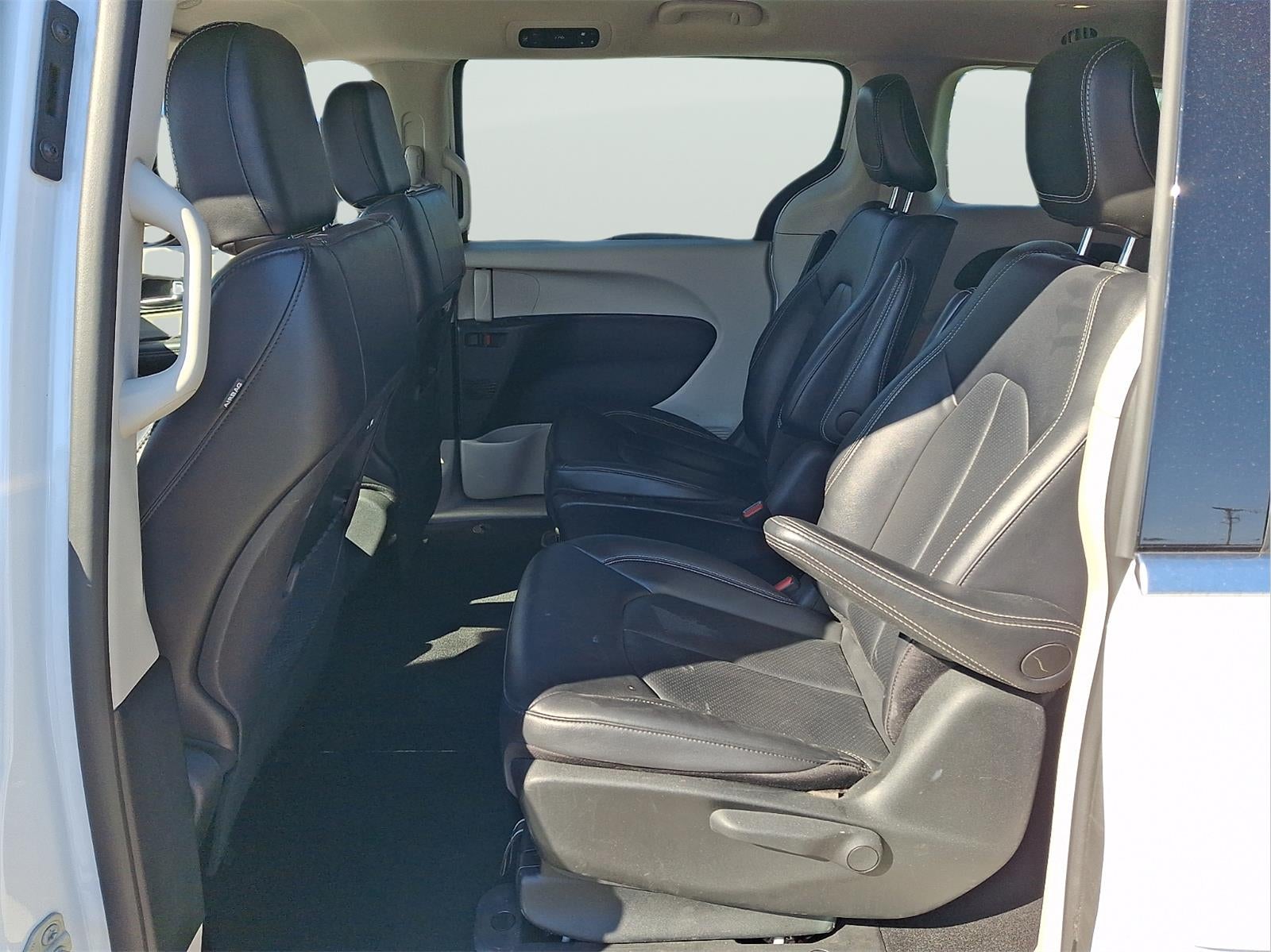 2024 Chrysler Pacifica Hybrid Select