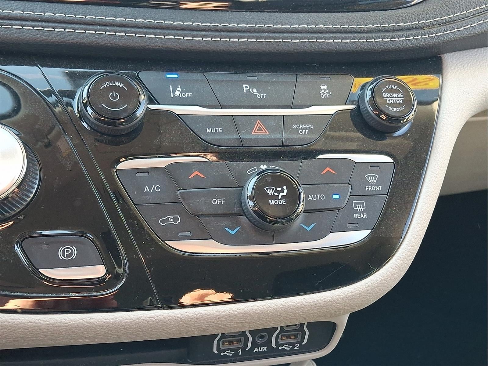 2024 Chrysler Pacifica Hybrid Select