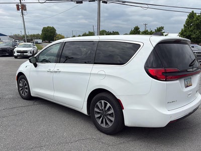 2024 Chrysler Pacifica Hybrid Select