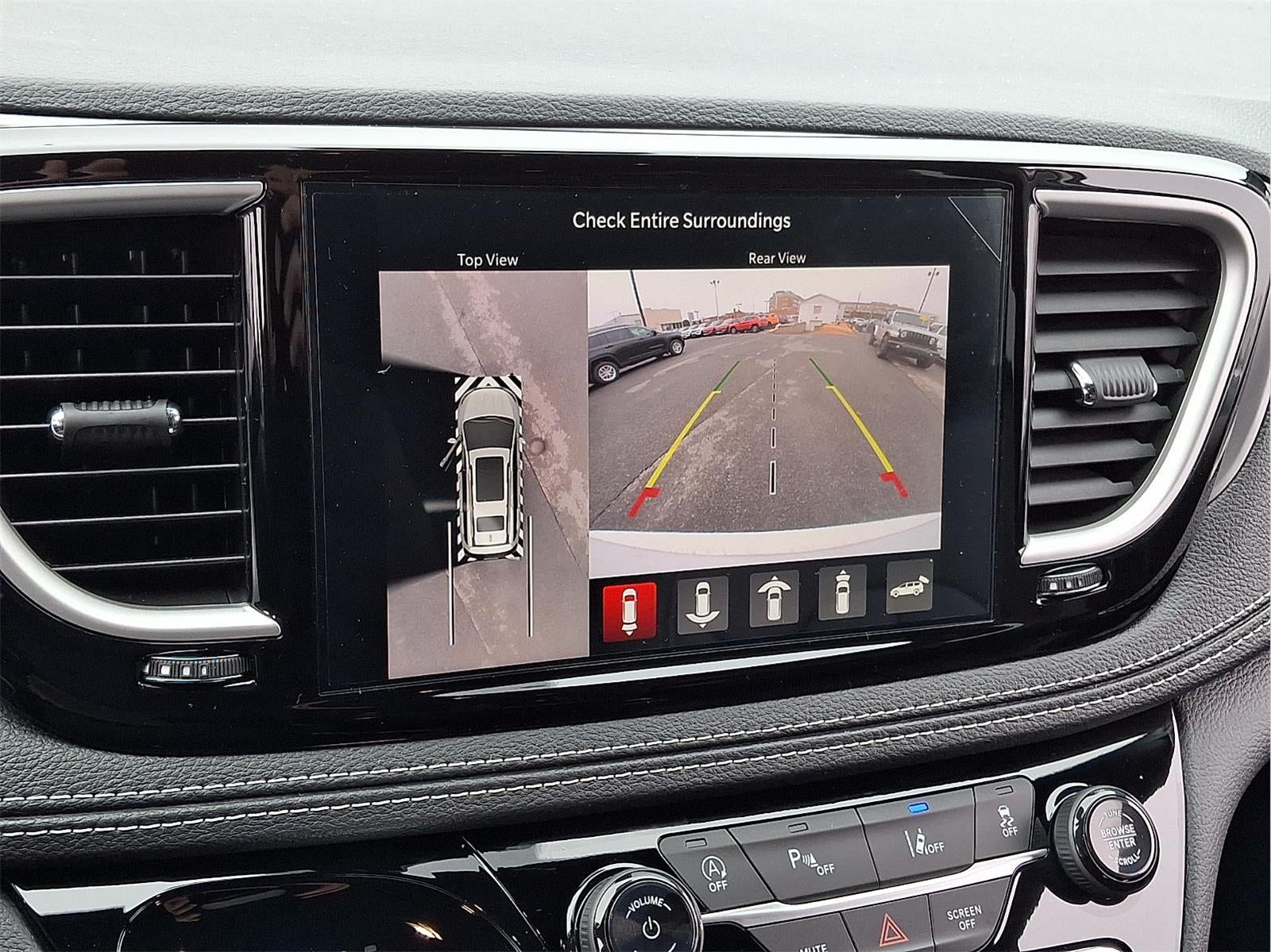 2026 Chrysler Pacifica Select