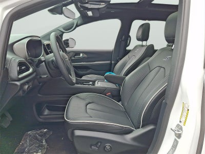 2027 Chrysler Pacifica Limited