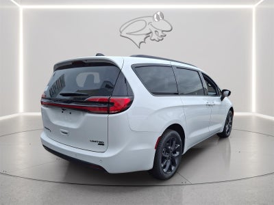 2027 Chrysler Pacifica Limited