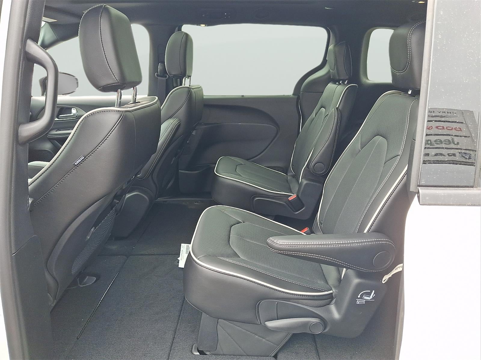 2027 Chrysler Pacifica Limited