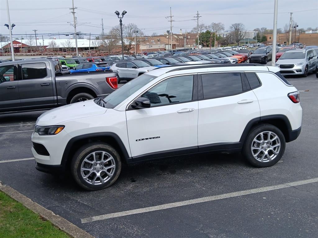 2023 Jeep Compass Latitude Lux