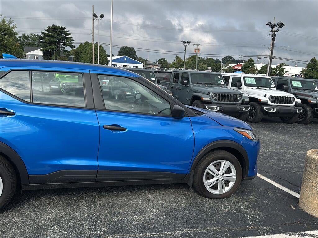 2025 Nissan Kicks Play S